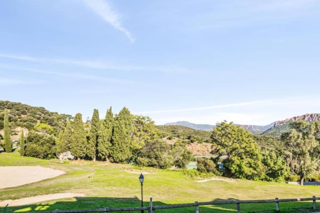 Superbe Appartement Village Cap Esterel 4P Climatise Saint-Raphaël 外观 照片